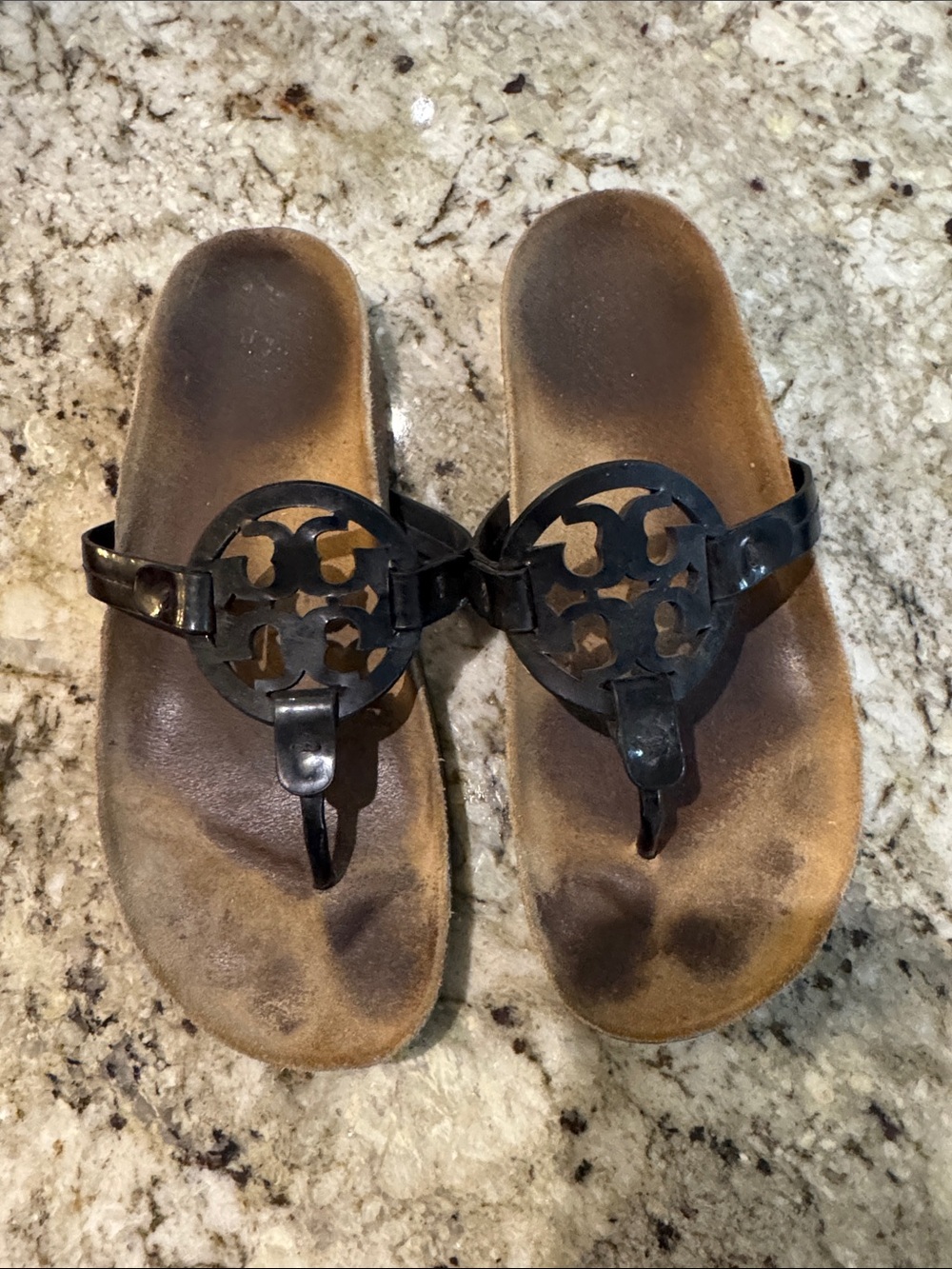 Tory Burch Miller Cloud Black Women’s Logo-Detail Thong Sandals